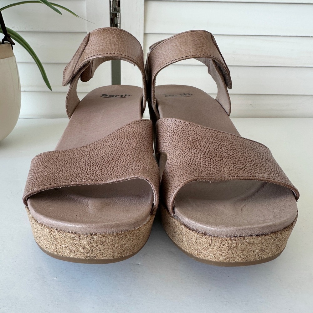 Earth Khaya Kella Taupe Brown Leather Cork Wedge Platform Sandal Shoe Size 9m View 4